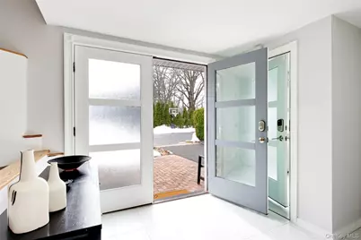 1 James Avenue, Port Washington, NY 11050 - Photo 2