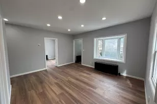 110 Woodside Ave, Freeport, NY 11520 - Photo 4