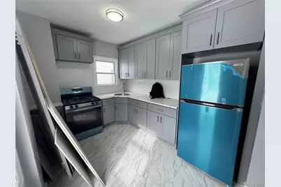 110 Woodside Avenue, Freeport, NY 11520 - Photo 8