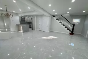 32 A Berkshire Rd, Great Neck, NY 11023 - Photo 2