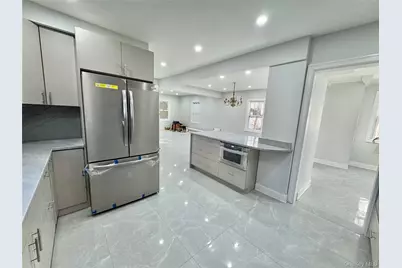 32 A Berkshire Road, Great Neck, NY 11023 - Photo 12