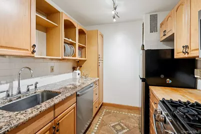 499 N Broadway #6M, White Plains, NY 10603 - Photo 14