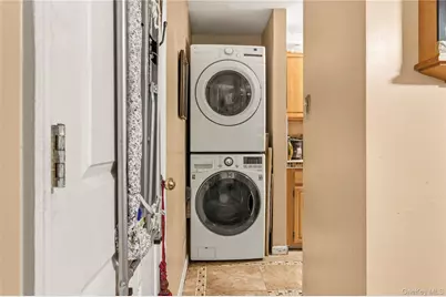 592 Beech Terrace, Bronx, NY 10454 - Photo 10