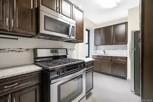 306 E Mosholu Pkwy S, Bronx, NY 10458 - Photo 8
