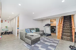 27 Witteman Pl, New York, NY 10301 - Photo 26