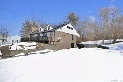 23 Robert Road, Poughkeepsie, NY 12603 - Photo 2