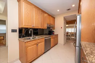 113 Windwatch Dr, Hauppauge, NY 11788 - Photo 10