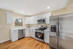 31 Walnut Ave, Patchogue, NY 11772 - Photo 10