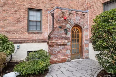 190 Garth Road #3R, Scarsdale, NY 10583 - Photo 2