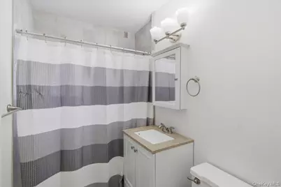 205 Edmunton Drive #h18, North Babylon, NY 11703 - Photo 10