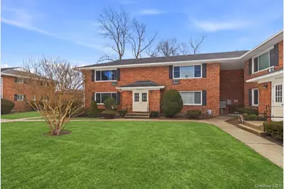 205 Edmunton Drive #h18, North Babylon, NY 11703 - Photo 16