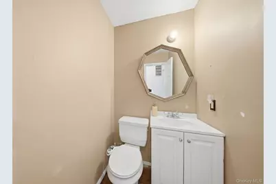 19 Red Barn Lane, Middletown, NY 10940 - Photo 8