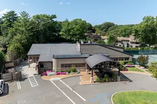 261 Vista Dr, Jericho, NY 11753 - Photo 44