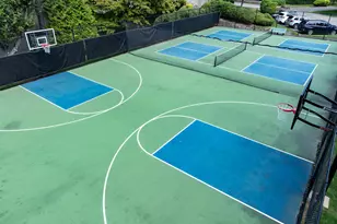 261 Vista Dr, Jericho, NY 11753 - Photo 40