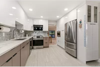 261 Vista Drive, Jericho, NY 11753 - Photo 14