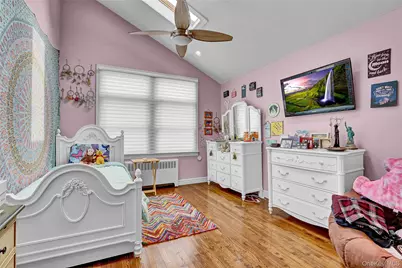 2070 Beverly Way, Merrick, NY 11566 - Photo 12