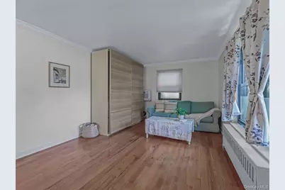 13 W Mill Drive #3A, Great Neck, NY 11021 - Photo 4