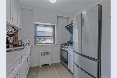 13 W Mill Drive #3A, Great Neck, NY 11021 - Photo 6