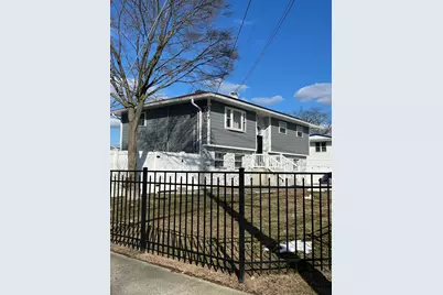107 Sammis Avenue, Deer Park, NY 11729 - Photo 2
