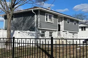 107 Sammis Ave, Deer Park, NY 11729 - Photo 2