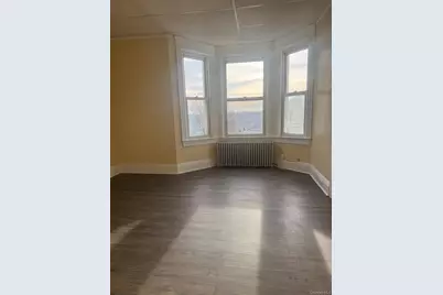 141 Voss Avenue, Yonkers, NY 10703 - Photo 2