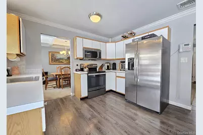 23 Apple Lane, Medford, NY 11763 - Photo 6