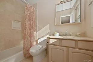 734 Berry Ct, West Hempstead, NY 11552 - Photo 22