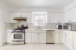 157-11 Cryders Ln, Whitestone, NY 11357 - Photo 8