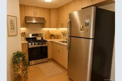35-19 Leavitt Street #2I, Flushing, NY 11354 - Photo 4