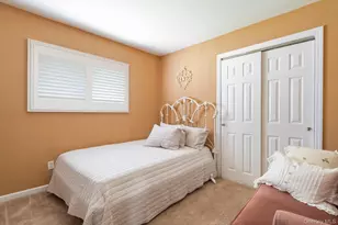 9 Rockaway Pl, Massapequa, NY 11758 - Photo 14