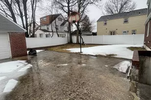 240 Woodfield Rd, West Hempstead, NY 11552 - Photo 26