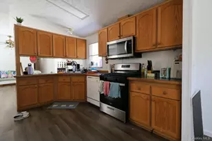 20 Oak St, Wurtsboro, NY 12790 - Photo 2