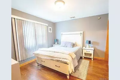 47-56 Glenwood Street, Little Neck, NY 11362 - Photo 22