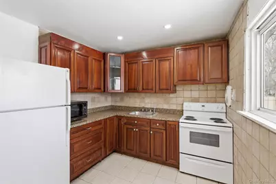 717 Doane Avenue, Bellport, NY 11713 - Photo 4