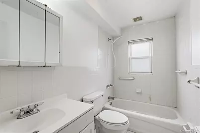 22 Woodcrest Road, Hicksville, NY 11801 - Photo 10