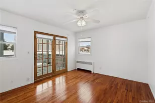 22 Woodcrest Rd, Hicksville, NY 11801 - Photo 12