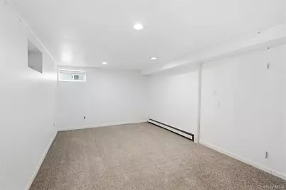 22 Woodcrest Road, Hicksville, NY 11801 - Photo 26