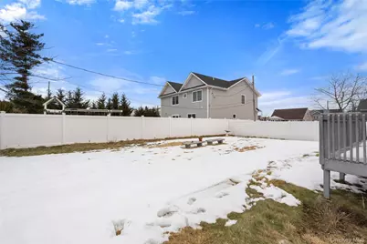 22 Woodcrest Road, Hicksville, NY 11801 - Photo 30