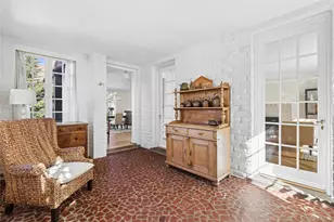 2-05 Puritan Ave, Forest Hills, NY 11375 - Photo 4