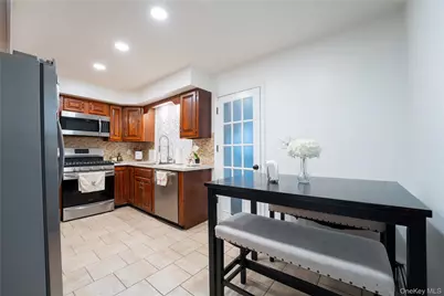 1925 Radcliff Avenue, Bronx, NY 10462 - Photo 6