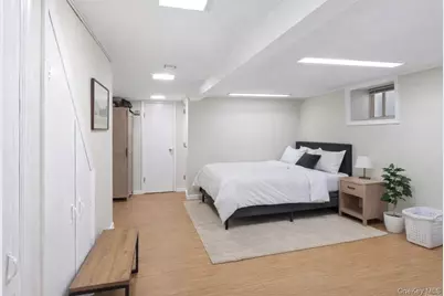 1925 Radcliff Avenue, Bronx, NY 10462 - Photo 16