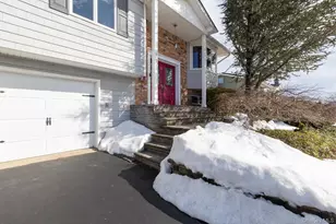 173 Fifty Acre Rd S, Smithtown, NY 11787 - Photo 6