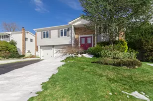 173 Fifty Acre Rd S, Smithtown, NY 11787 - Photo 4