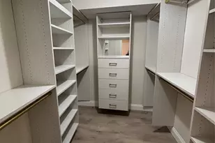 100 Cutter Mill Rd, Great Neck, NY 11021 - Photo 8