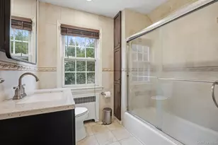 53 Somerset Dr S, Great Neck, NY 11020 - Photo 18