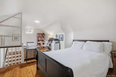 53 Somerset Drive S, Great Neck, NY 11020 - Photo 26