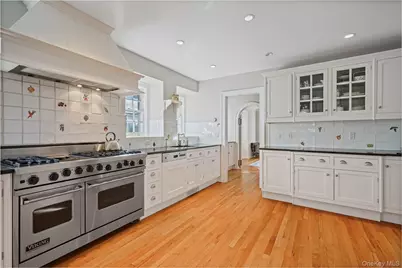 650 Ely Avenue, Pelham, NY 10803 - Photo 8