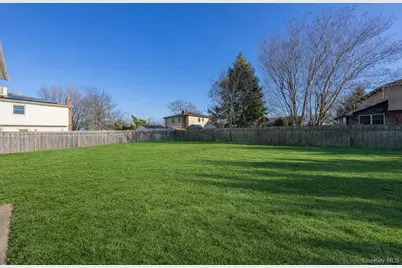 40 E Lincoln Avenue, Massapequa, NY 11758 - Photo 16