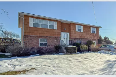 40 E Lincoln Avenue, Massapequa, NY 11758 - Photo 2
