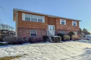 40 E Lincoln Ave, Massapequa, NY 11758 - Photo 2